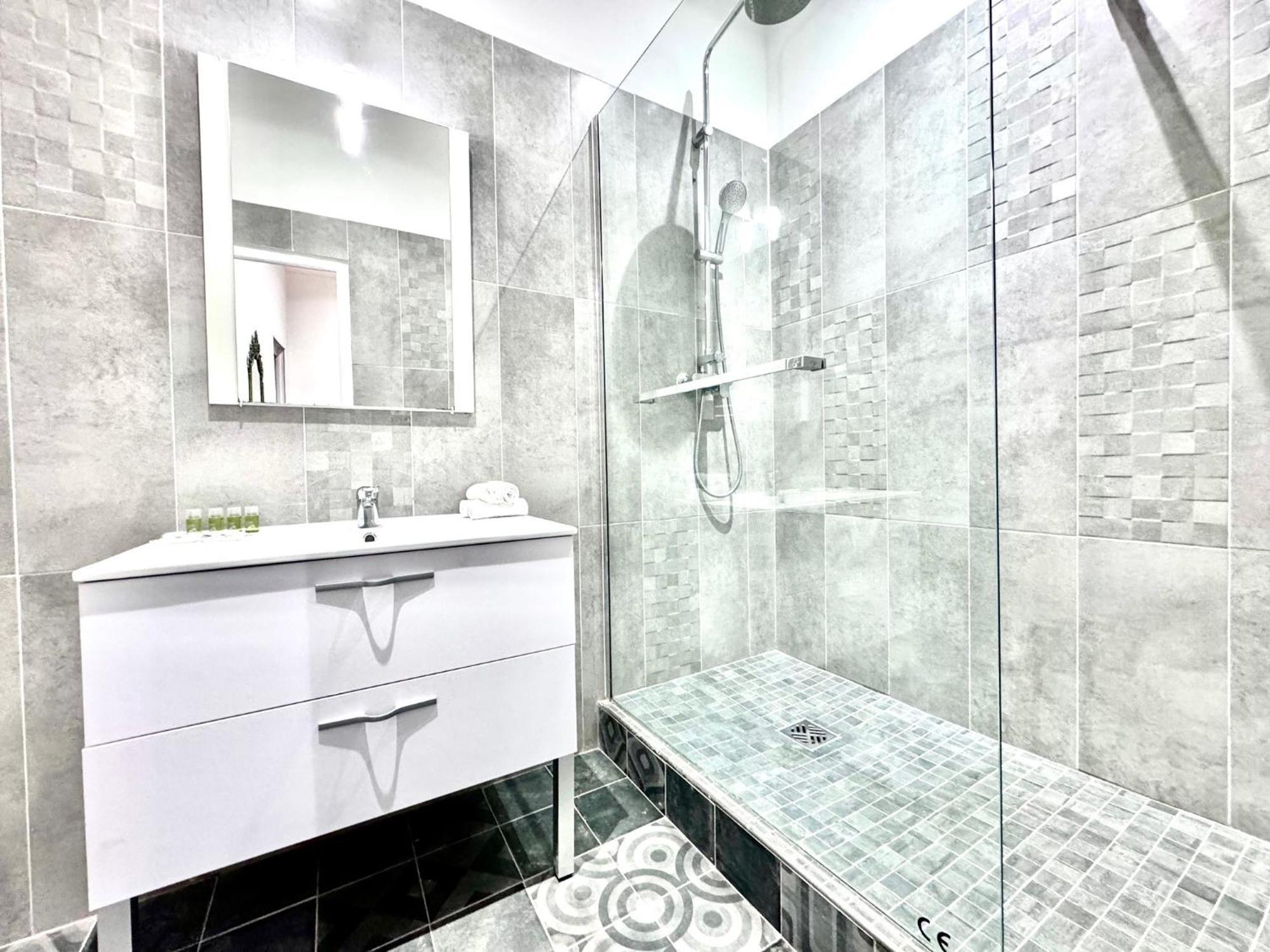 Aparthotel Riviera - Pont Vieux 2 - Old Town - Charm 2 Bedrooms Apartement Ac - 5Mn Beach นีซ ภายนอก รูปภาพ